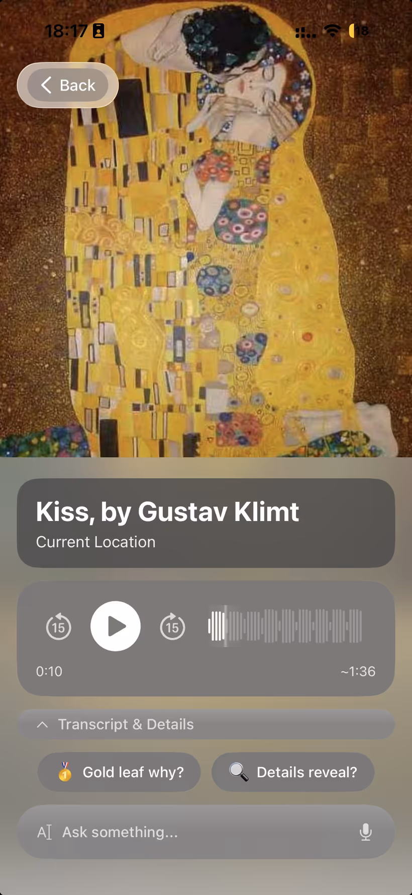 Chiaro recognizing The Kiss by Gustav Klimt, with audio controls and follow-up chips.